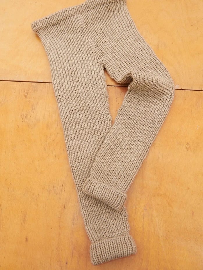 Strikkebukser 22/10 (Oppskrift)