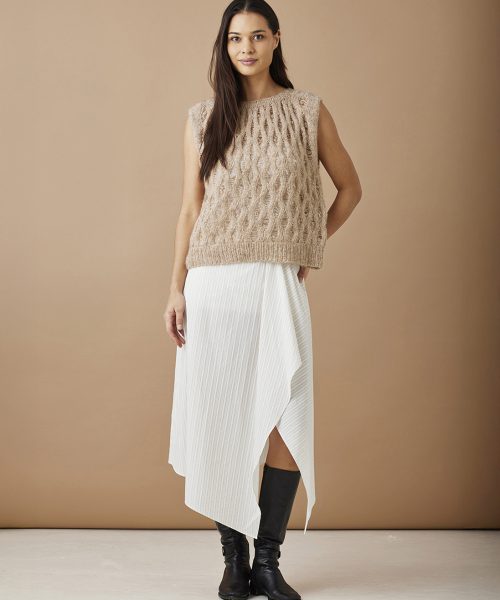 Vest med hullmønster i tapte masker