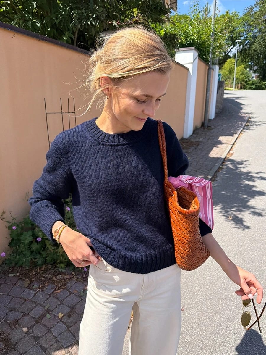 VEGA SWEATER